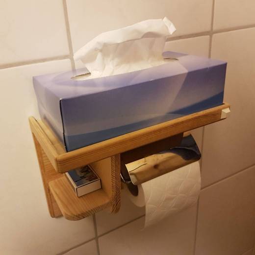 toilettenpapierhalter mit nützlichen ablageflächen