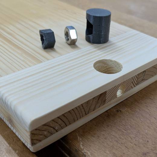 fachmännisch repariert und mit der quermutter aus dem 3d-drucker fest verschraubbar